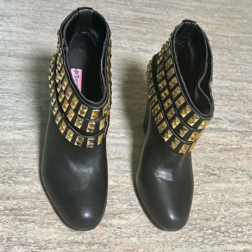 Betsey Johnson camper leather ankle heels with studs